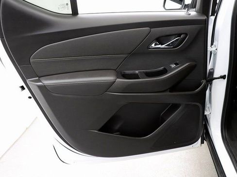 Used 2023 Chevrolet Traverse LT image 27