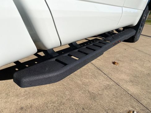 Used 2022 Nissan Titan PRO-4X w/ Pro-4x Convenience Package image 9