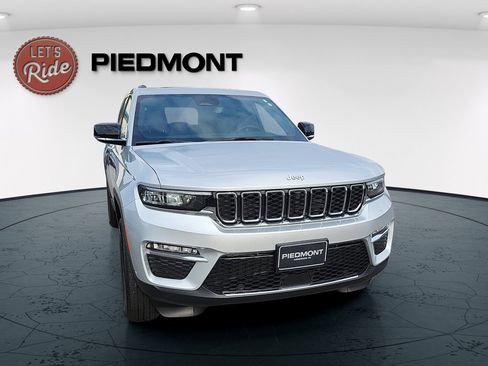 New 2025 Jeep Grand Cherokee Limited w/ Luxury Tech Group II image 4