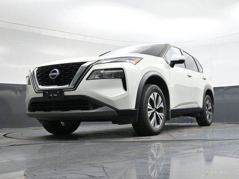 Used 2022 Nissan Rogue SV image 39