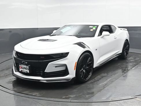 Used 2019 Chevrolet Camaro SS image 6