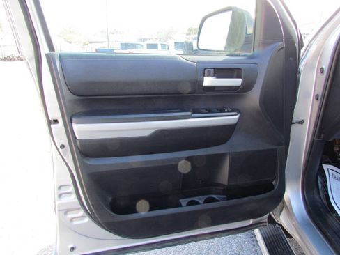 Used 2018 Toyota Tundra SR5 image 11