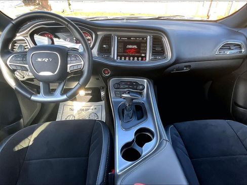 Used 2017 Dodge Challenger SRT Hellcat RWD image 18