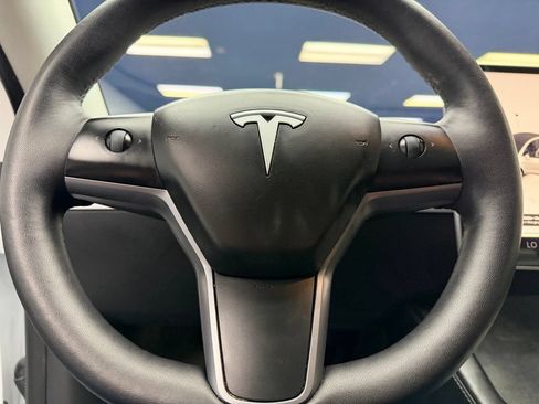 Used 2023 Tesla Model Y Long Range AWD/4WD image 23