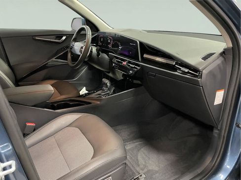 Used 2025 Kia Niro EX image 20