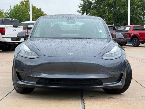 Used 2023 Tesla Model 3 Standard Range RWD image 2