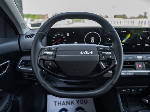 Used 2025 Kia K4 EX image 28