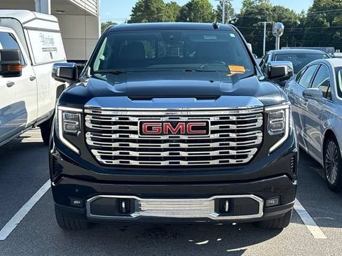 Used 2022 GMC Sierra 1500 Denali w/ Denali Reserve Package AWD/4WD image 8