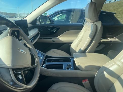 Used 2023 Lincoln Aviator Reserve w/ Elements Package Plus image 5