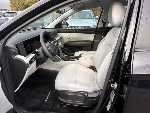 Used 2025 Hyundai Tucson SE AWD/4WD image 11