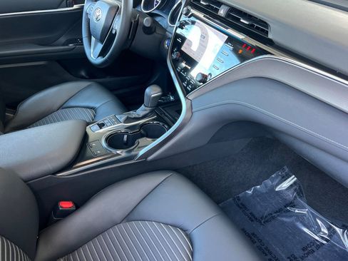 Used 2018 Toyota Camry SE w/ Audio Package image 15