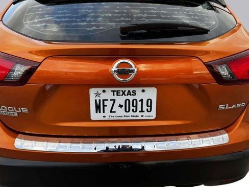 Used 2017 Nissan Rogue Sport SL w/ SL Premium Package AWD/4WD image 16