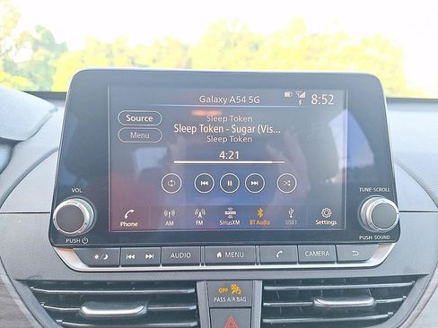Certified 2025 Nissan Altima 2.5 SV FWD image 17