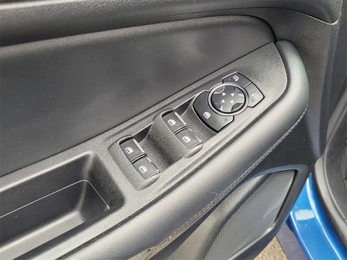 Used 2024 Ford Edge SE w/ Black Appearance Package image 16