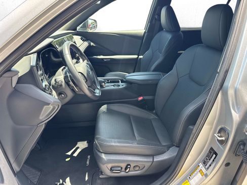 Certified 2025 Lexus TX 350 FWD w/ Technology Package image 22