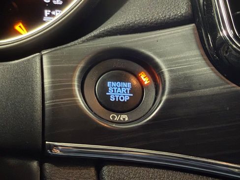 Used 2020 Jeep Grand Cherokee Limited image 22