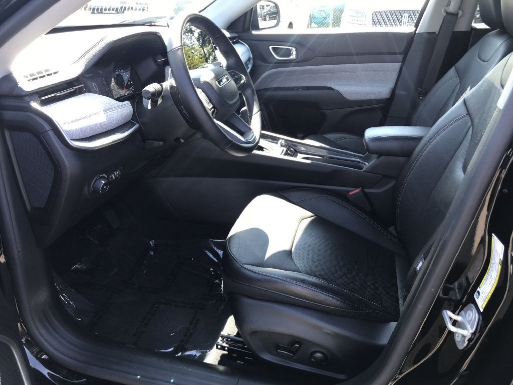 Used 2022 Jeep Compass Latitude AWD/4WD image 11