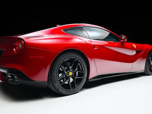 Used 2015 Ferrari F12 Berlinetta image 4