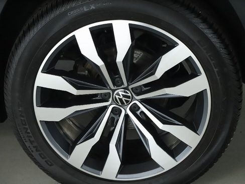 Used 2023 Volkswagen Atlas SEL Premium image 45