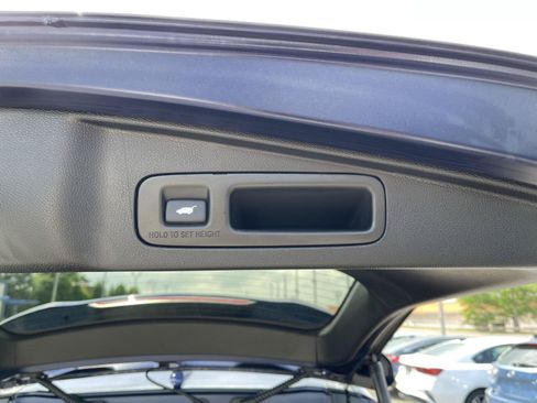 Used 2020 Honda CR-V Touring image 18