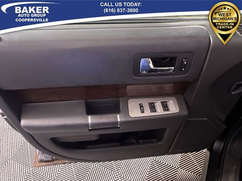 Used 2009 Ford Flex SEL image 19