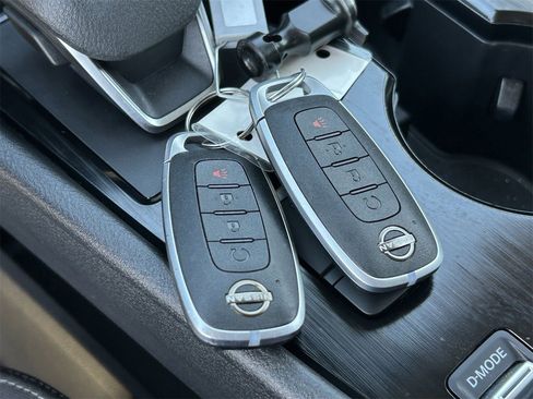 Certified 2023 Nissan Rogue SV image 33