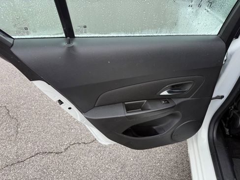 Used 2016 Chevrolet Cruze LT image 22