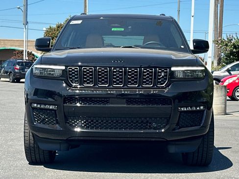 Used 2025 Jeep Grand Cherokee L Summit image 9