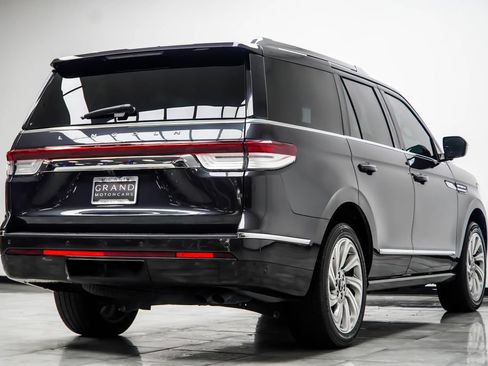 Used 2024 Lincoln Navigator Premiere AWD/4WD image 13
