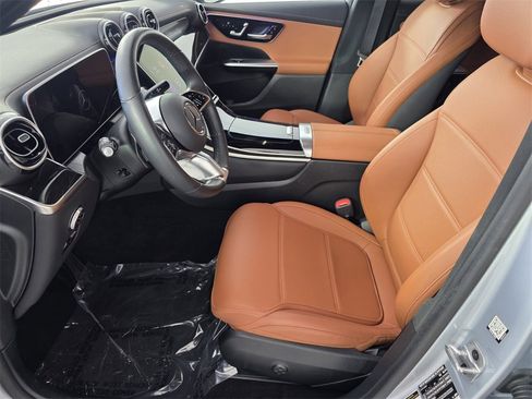Certified 2025 Mercedes-Benz GLC 300 image 9