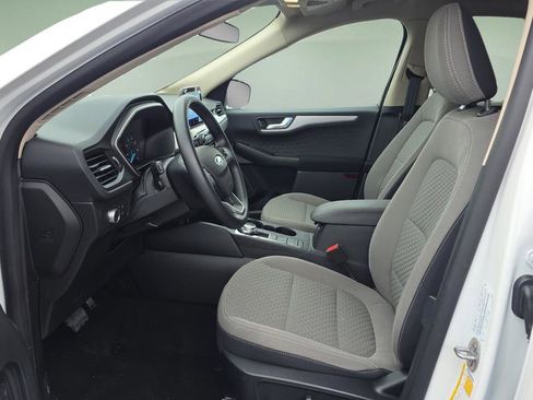 Used 2020 Ford Escape SE image 10