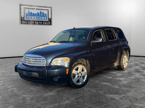 Used 2010 Chevrolet HHR LT image 2