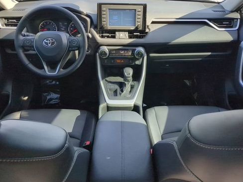 Used 2022 Toyota RAV4 XLE Premium image 13