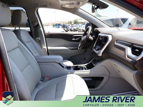 Used 2020 GMC Acadia SLT w/ Driver Alert Package II FWD image 8