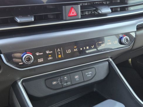 New 2026 Kia Carnival FWD image 14