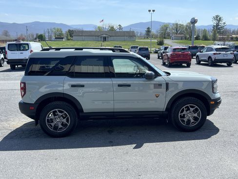 Used 2023 Ford Bronco Sport Badlands image 5