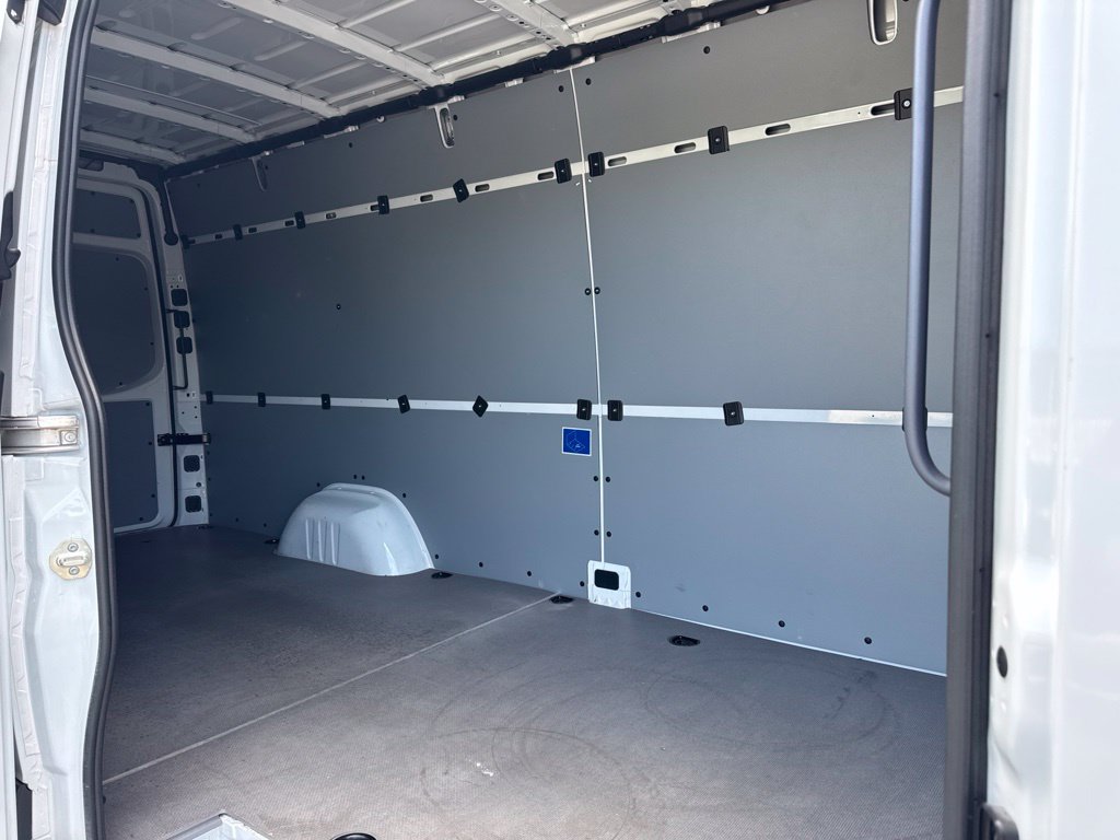 Used 2025 Mercedes-Benz Sprinter 2500 image 21