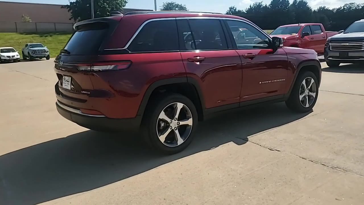 Used 2023 Jeep Grand Cherokee Limited AWD/4WD image 8