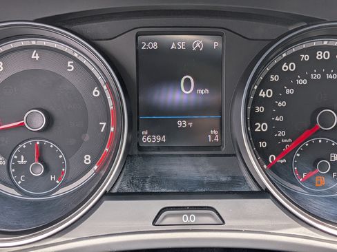 Used 2019 Volkswagen Atlas SE w/ Panoramic Sunroof Package FWD image 28
