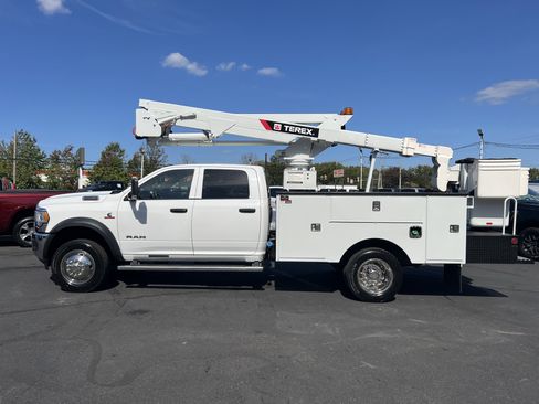 Used 2019 RAM 5500 Tradesman w/ Chrome Appearance Group image 8