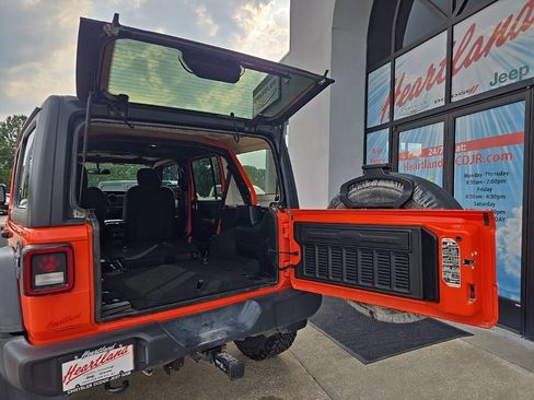Used 2018 Jeep Wrangler Unlimited Sport S AWD/4WD image 87