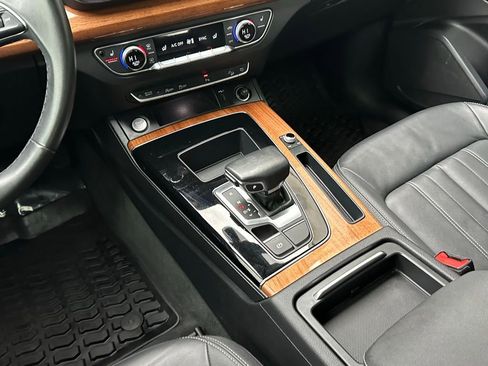 Used 2021 Audi Q5 2.0T Premium w/ Convenience Package image 40