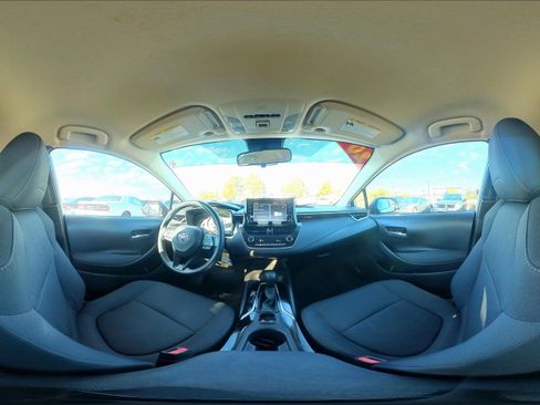 Used 2020 Toyota Corolla LE image 29