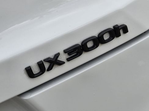 Used 2025 Lexus UX 300h FWD w/ Accessory Package (Z1) image 41