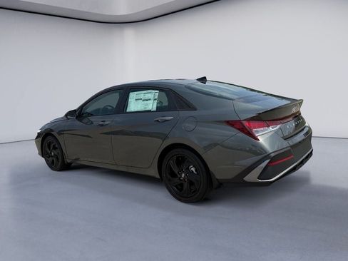 New 2026 Hyundai Elantra SEL Sport FWD image 3