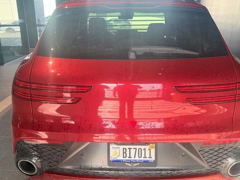 Used 2022 Genesis GV70 2.5T w/ Sport Prestige Package image 11