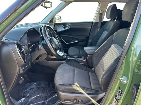 Used 2023 Kia Soul EX image 9
