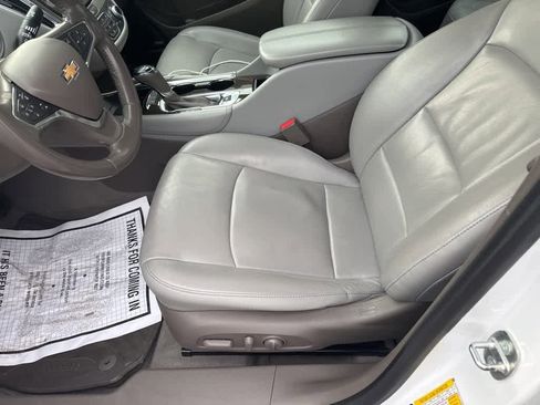 Used 2019 Chevrolet Malibu Premier w/ Sun and Wheel Package image 17