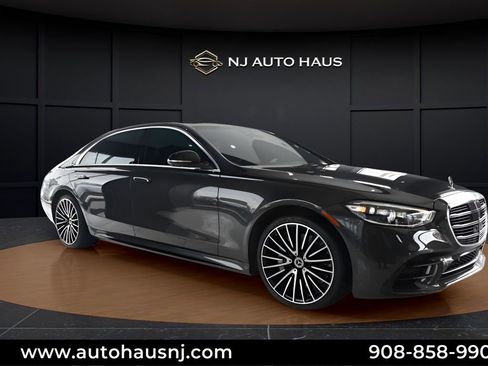 Used 2022 Mercedes-Benz S 500 4MATIC w/ AMG Line Package image 1