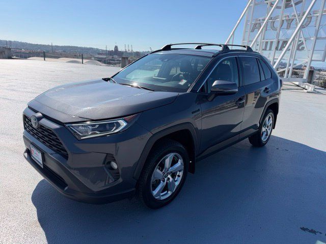 Certified 2021 Toyota RAV4 XLE Premium AWD/4WD image 11